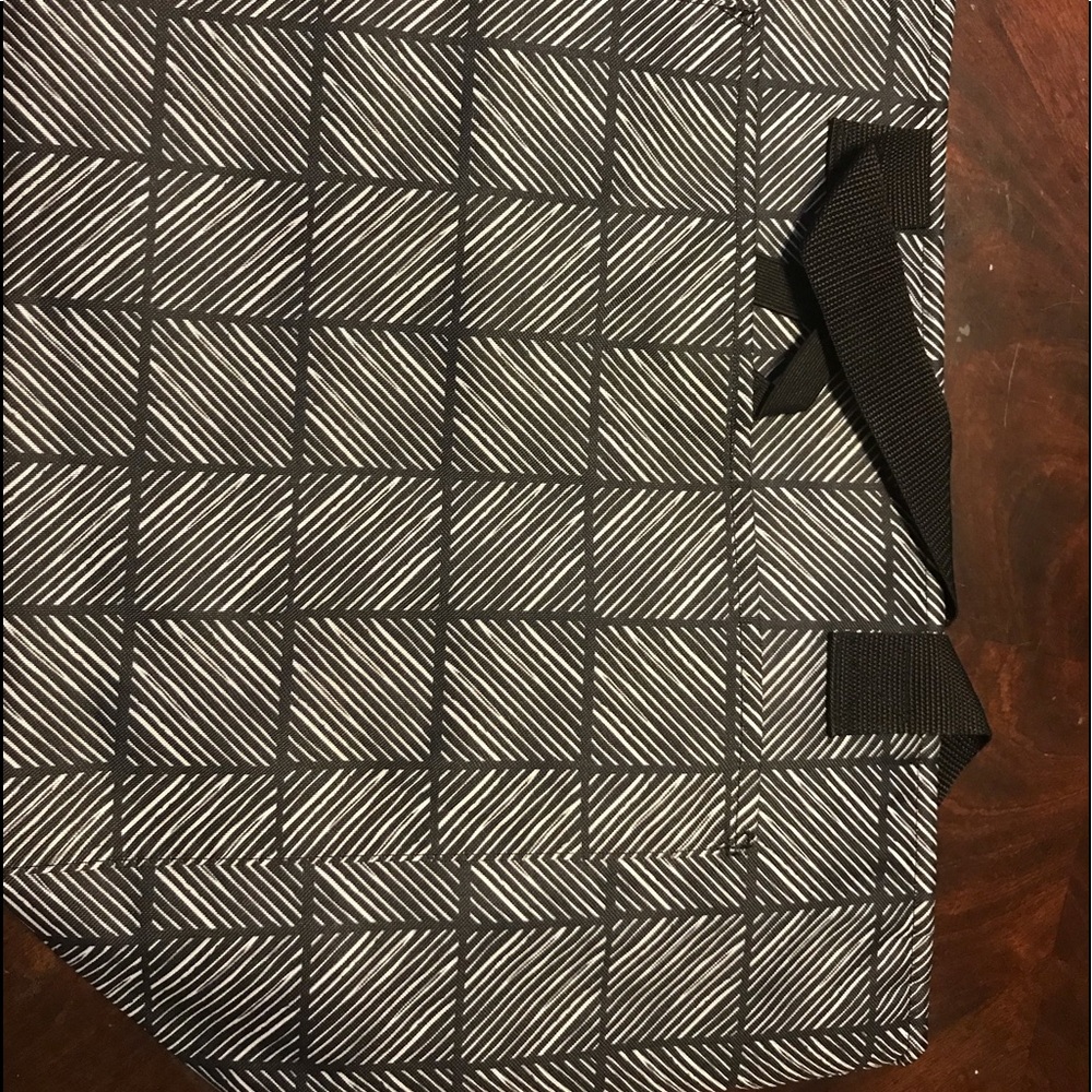 Brand new Quick Cinch Thermal Chevron Squares